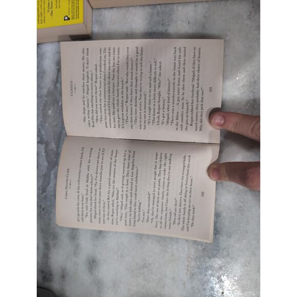 Carol Higgins‎ Clark's Regan Reilly Mystery Bundle: Cursed, Zapped & Wrecked - Picture 5 of 9